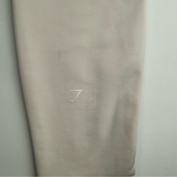 Gymshark Women’s XS Rest Day Joggers – Chalk White - Picture 5 of 9